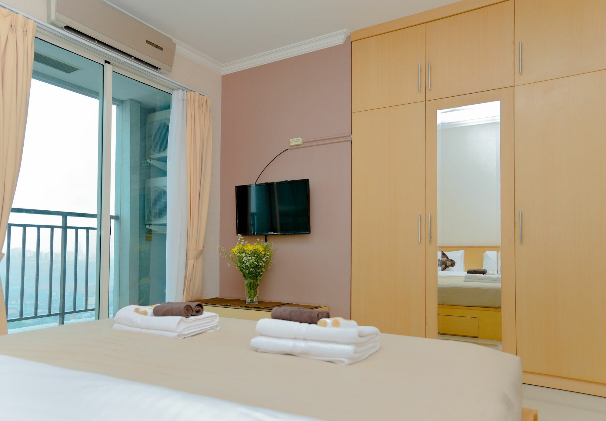 The Cupcake Suites Thamrin Jakarta Exterior photo
