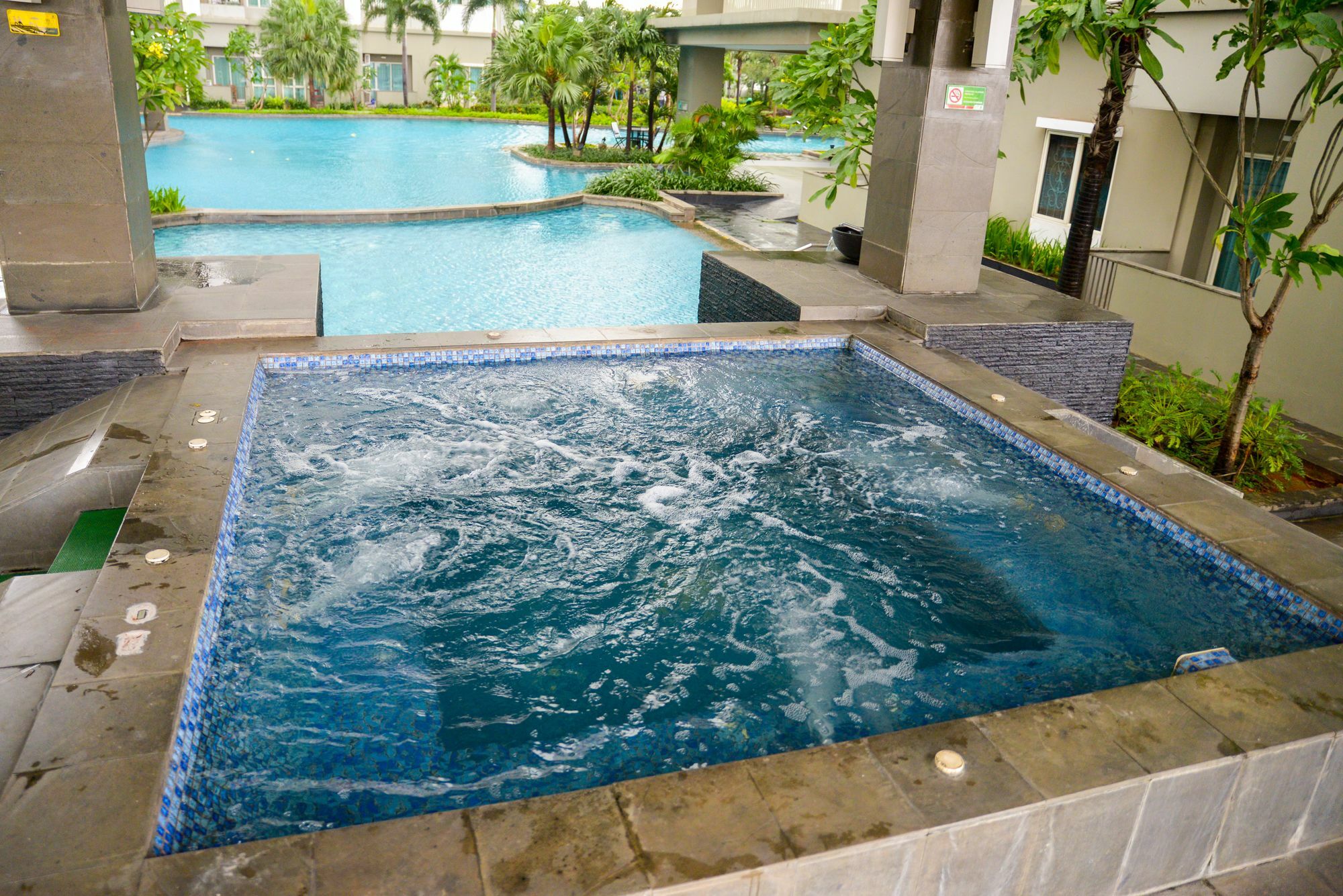 The Cupcake Suites Thamrin Jakarta Exterior photo